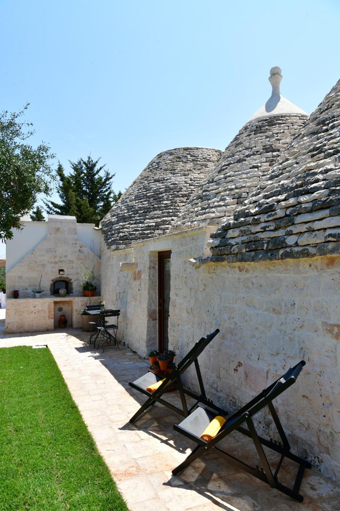 Lamarossa Trulli & Suites Antonelli Экстерьер фото