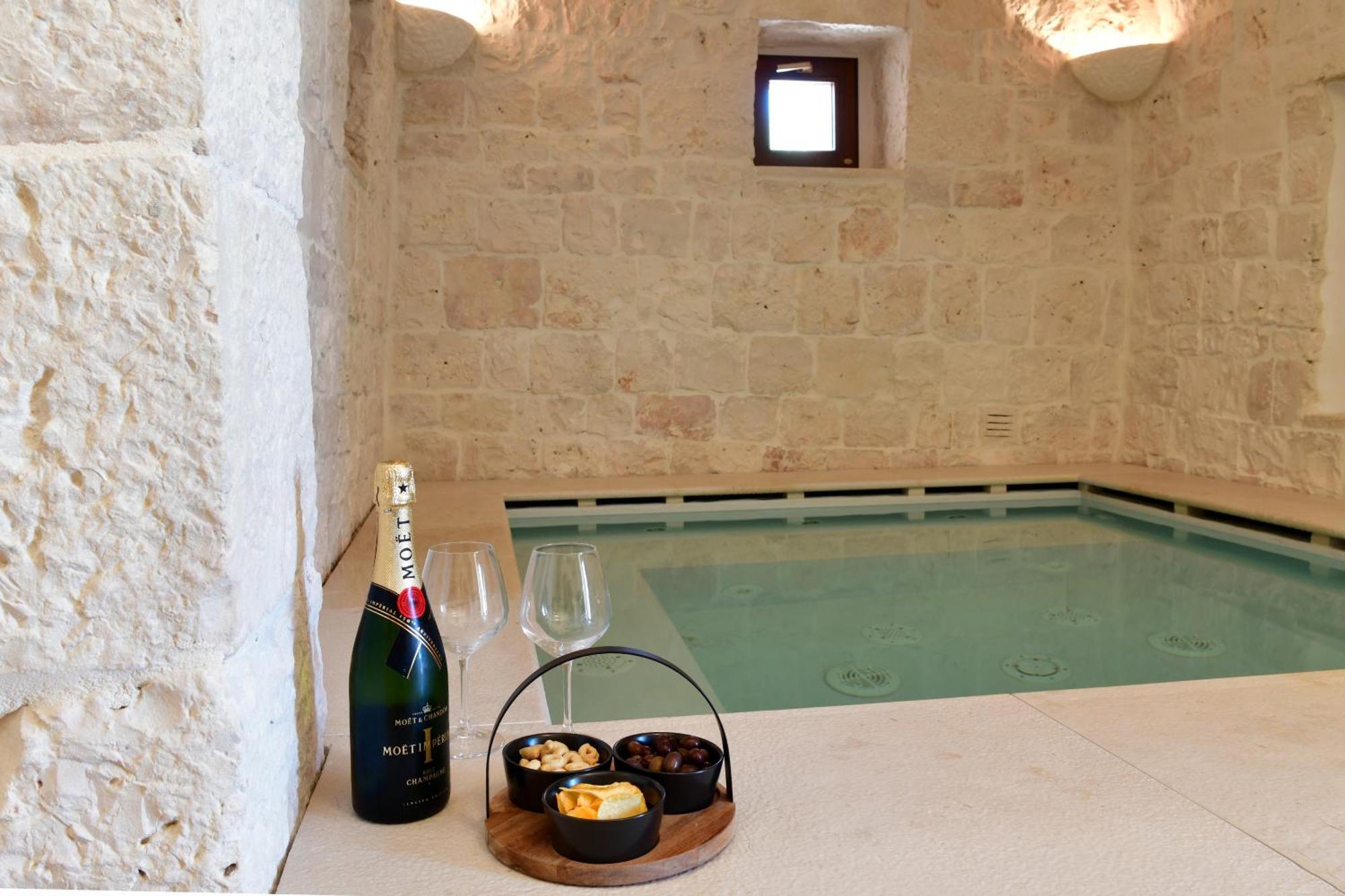 Lamarossa Trulli & Suites Antonelli Экстерьер фото