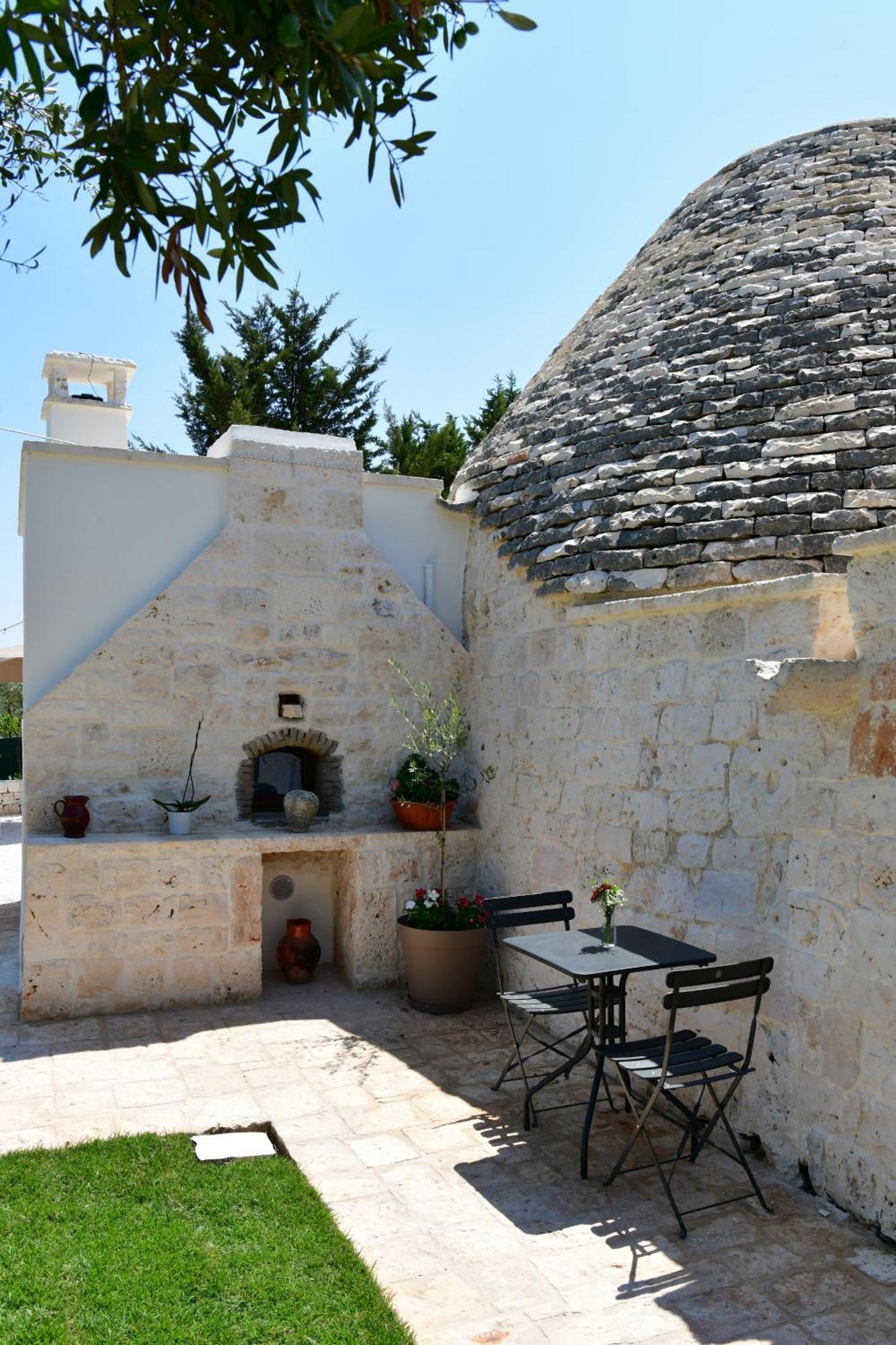 Lamarossa Trulli & Suites Antonelli Экстерьер фото