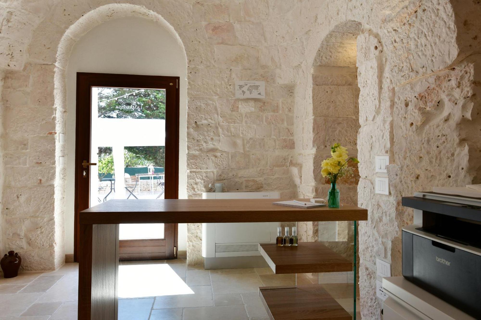 Lamarossa Trulli & Suites Antonelli Экстерьер фото